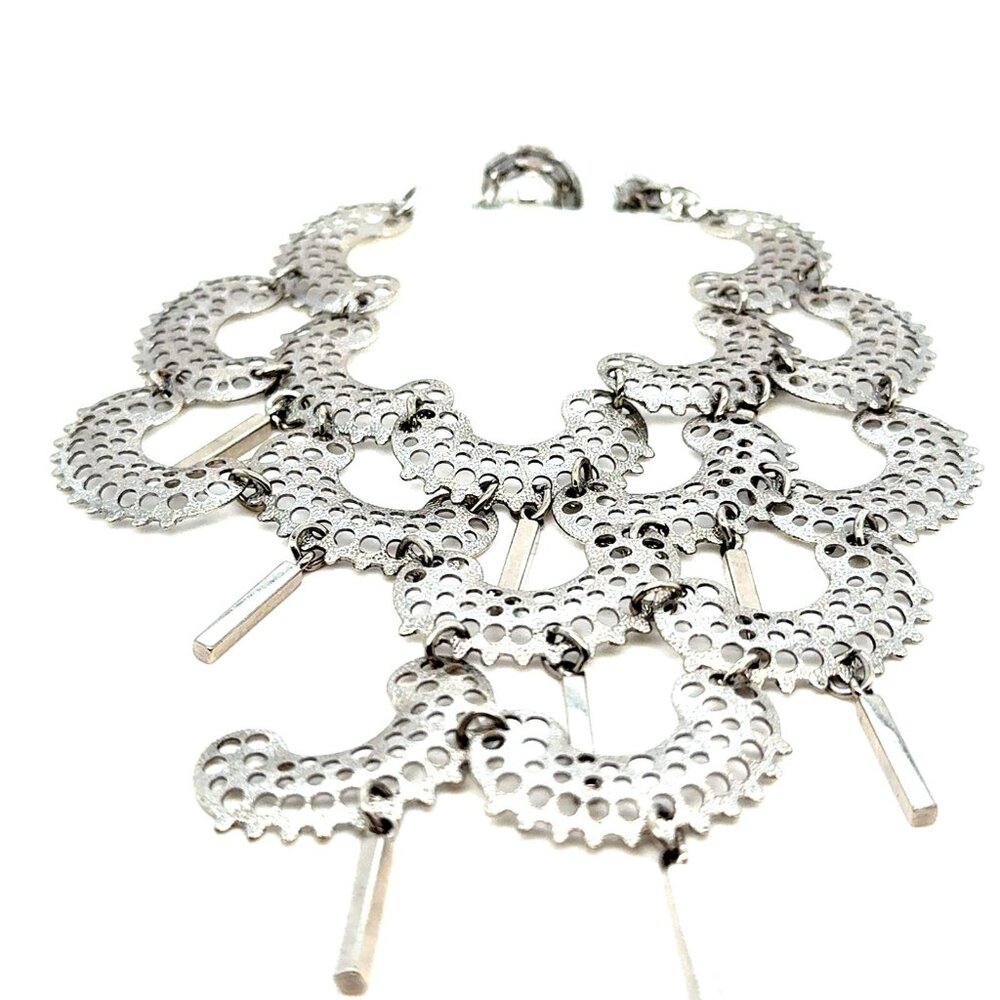 Damaged Silver Tone Link Necklace (n1)